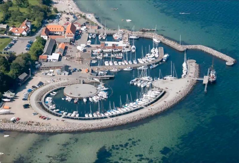 Luftfoto af de to havne i Lundeborg. Foto: youtube