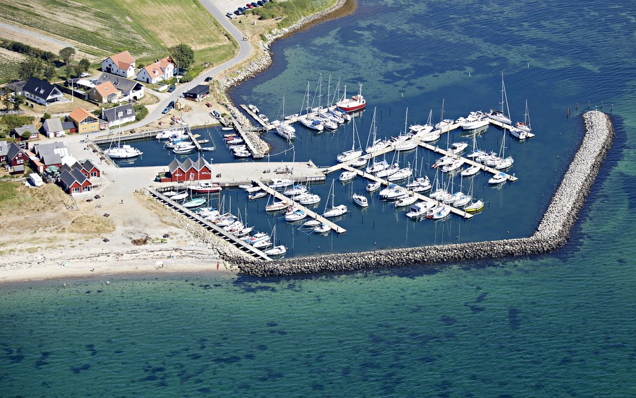 Omkring Mårup Havn er hyggelige småhuse, strand og flot natur. Foto: Privatfoto