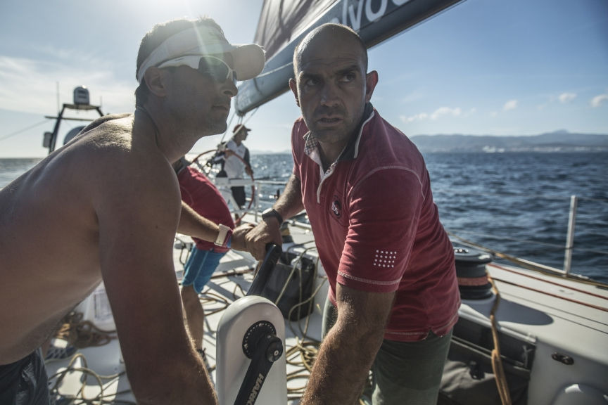 Xabi Fernandez, 38, th., er vagtkaptajn. Han sejler nu den 3. Volvo Ocean Race med Iker Martinez.