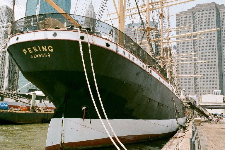 Firmasteren Peking skal nu, med økonomisk midler fra den tyske regering, fragtes over Atlanten. Foto: South Street Seaport Museum, New York