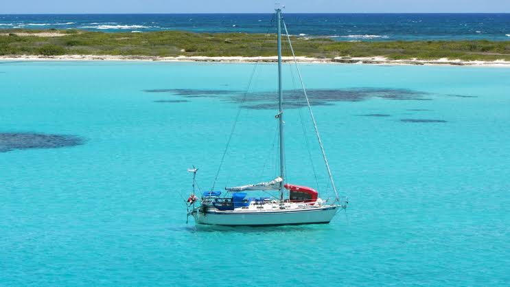 Ginklart vand (et nyt udtryk jeg netop har stiftet bekendtskab med) ved Spanish Point, Barbuda. Foto: Signe Storr