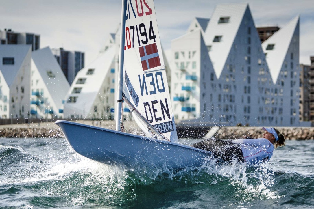 Når VM næste år løber af stablen, forventes over 1500 sejlere på plads i Aarhus. Til testeventen i næste uge dukker 300 op. Foto: MickAnderson.dk
