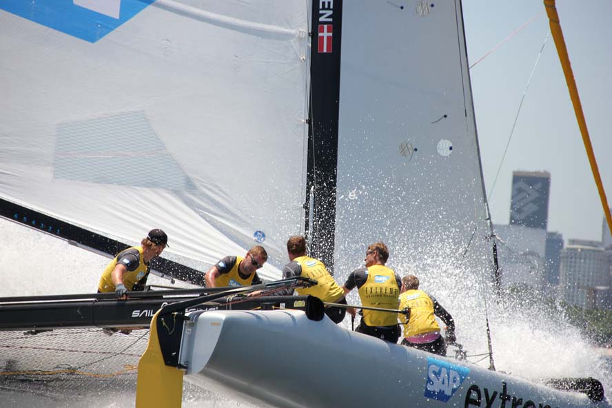 SAP Extreme 40-sejlerne Jes Gram-Hansen og Rasmus Køstner forsøger at trænge igennem med deres budskaber hos Dansk Sejlunion.