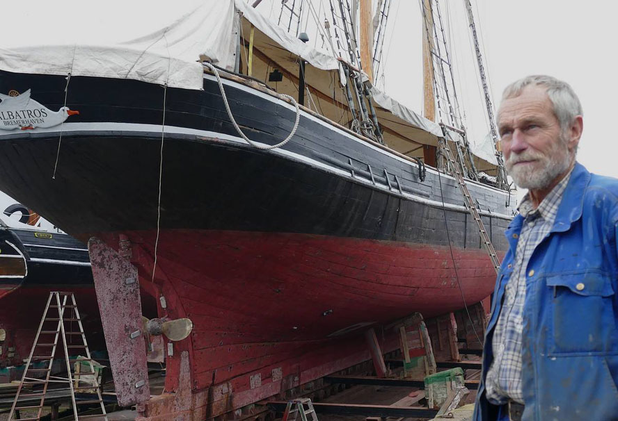 Skibsbygmester Peter Ring-Andersen: - Jeg kunen godt bruge et par skibsbyggere mere, men de er ikke til at skaffe.  Foto: Søren Stidsholt Nielsen/fyens.dk