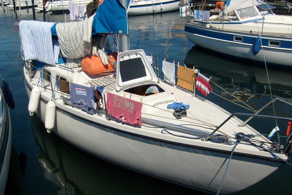Mange sejlerskole-elever drømmer om at sejle på sommerferie med familien i egen båd, men vil gerne vide lidt mere om tursejlads, inden de kaster sig ud i det. Foto: Steen Hillebrecht, VSK