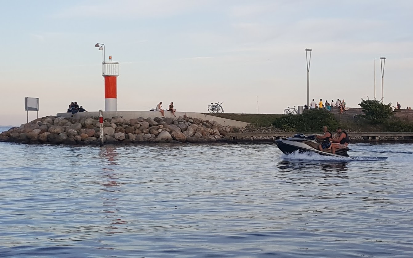 Her ved Aarhus Ø. gik det galt mandag aften med en vandscooter. Arkivfoto: Troels Lykke