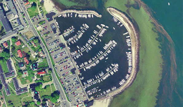 Vedbæk Havn har 140 både liggende i vandet om vinteren og der er plads til endnu flere.