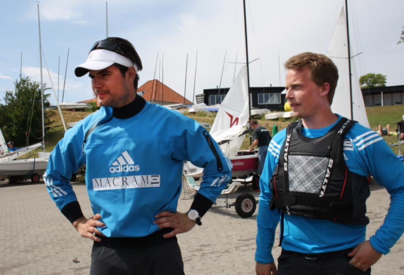 Skipper, Simon Arn Garler (TH) Gast, Anders E.W. Christensen (TV). Det første stævne for ”Macrame Copenhagen Sailing Team”