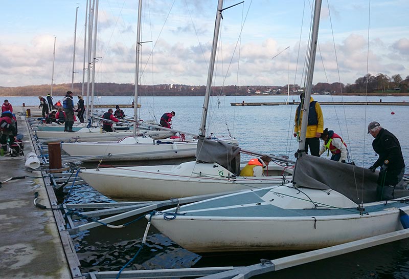 Masser både ved Yachtklubben Furesøens flotte nye flydebroer. Foto: Jørgen Ring